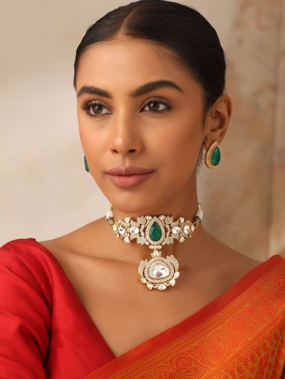 The Timeless Allure of Emeralds and Chokers in Indian Bridal Jewellery